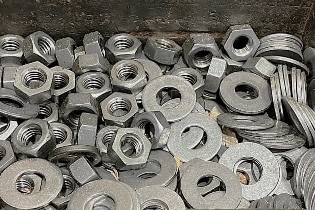 「ミリネジ」と「部ネジ（インチネジ）」の違い