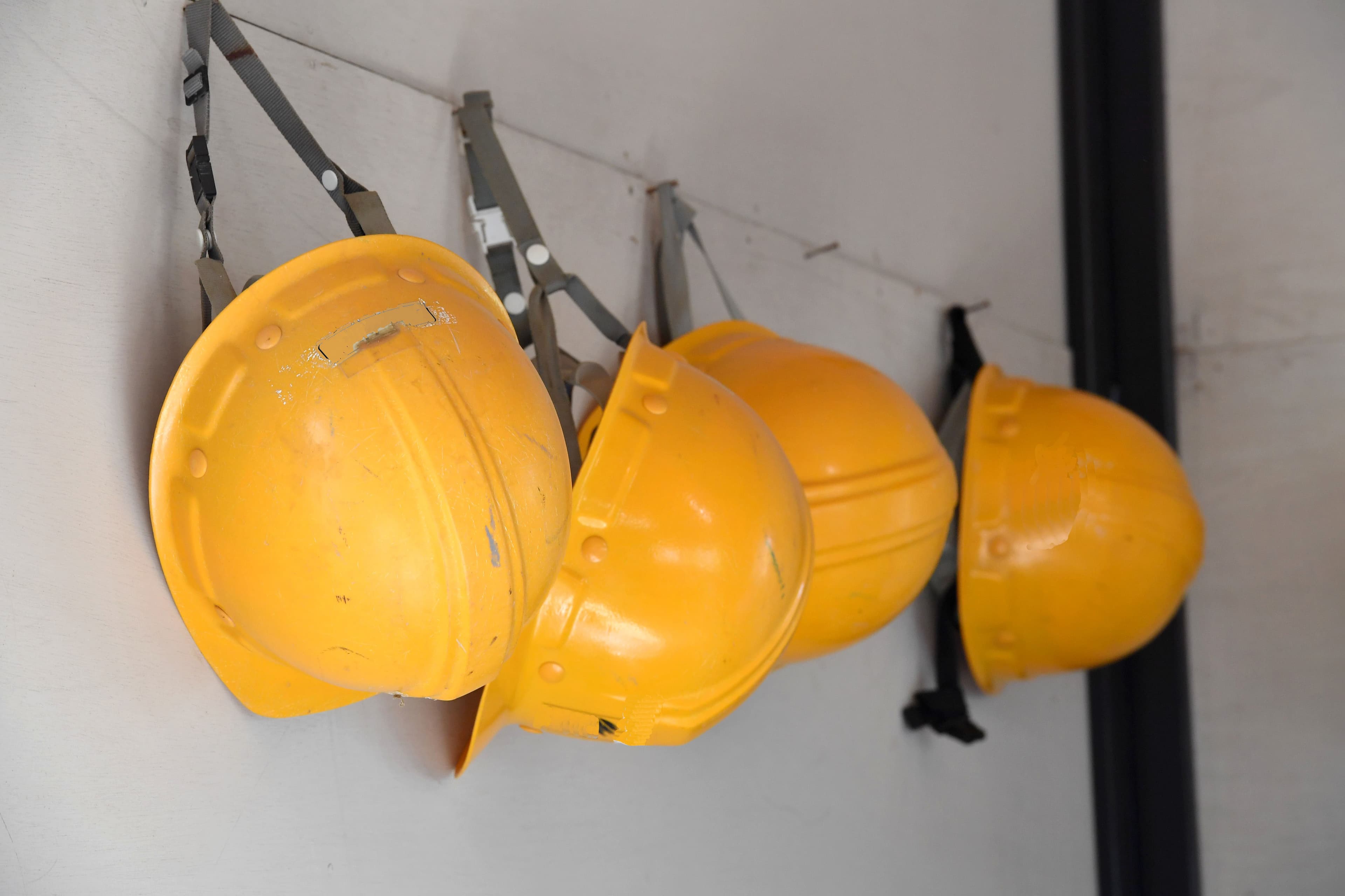 人手不足時代に選ばれる電気工事会社になるために