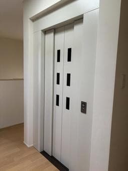 ホームエレベーターとは？設置費用・メリット・後付け可否まで徹底解説