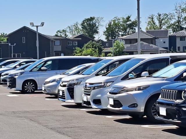 【2026年最新】アマノ駐車場・駐輪場システムの選び方！チケットレス・フラップレス化のメリットと費用相場を徹底解説