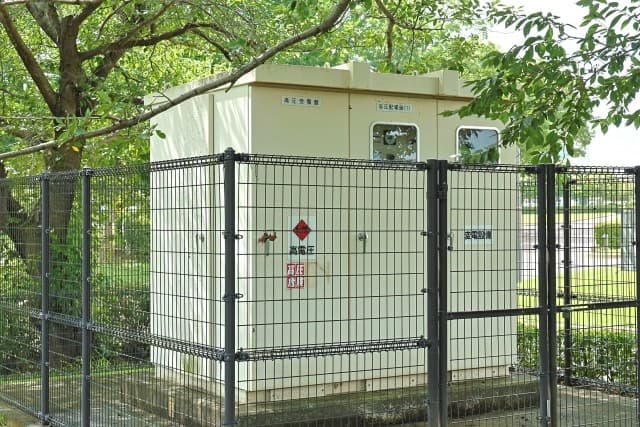 キュービクルの離隔距離（保有距離）基準まとめ！屋内・屋外の数値と緩和措置