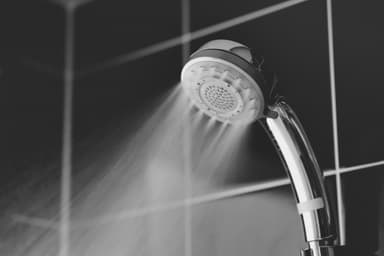 シャワーの「ポタポタ水垂れ」を解消！