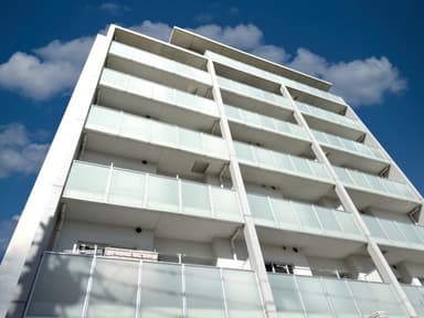 マンションに非常用発電機の設置は義務？設置メリット・点検方法をわかりやすく解説