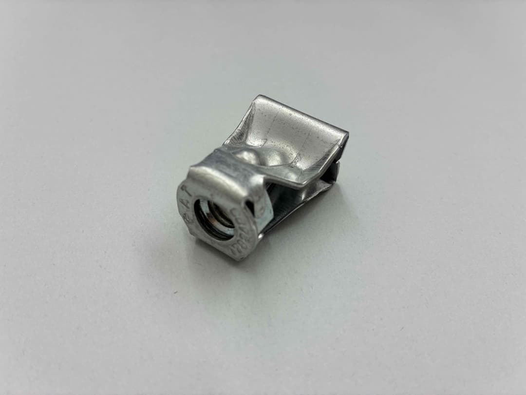 大晶鋼管 SE   デッキ用吊り金具