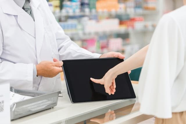 薬局の待ち時間が「ゼロ」になる日。オンライン服薬指導が変える、新しい医療との付き合い方