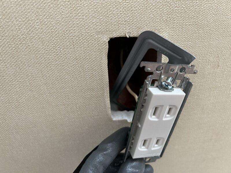 配線器具のはさみ金物の種類とは？サイズ早見表付きで徹底解説【電気工事】