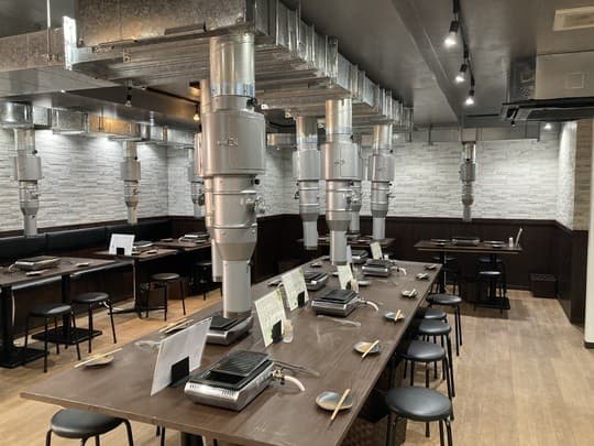 焼肉屋の排煙ダクトの仕組みとは？におい・煙対策の重要設備を徹底解説