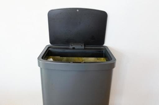 シンプルデザイン×自動開閉。デスクセンサー式ゴミ箱の魅力とは？