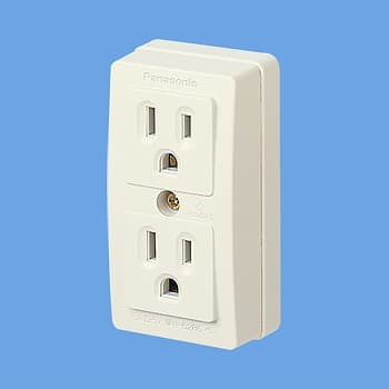 パナソニック WK3004W   露出接地コンセント